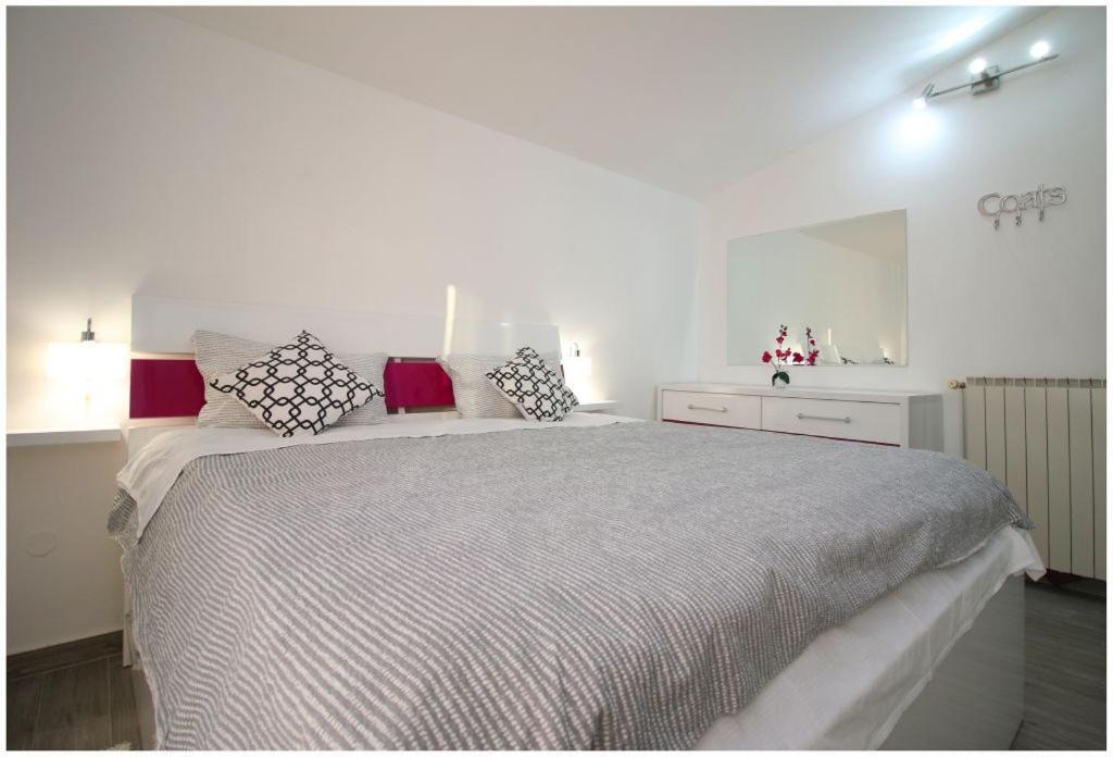 Mikelin Apartman Primošten Kültér fotó