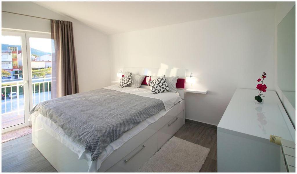 Mikelin Apartman Primošten Kültér fotó