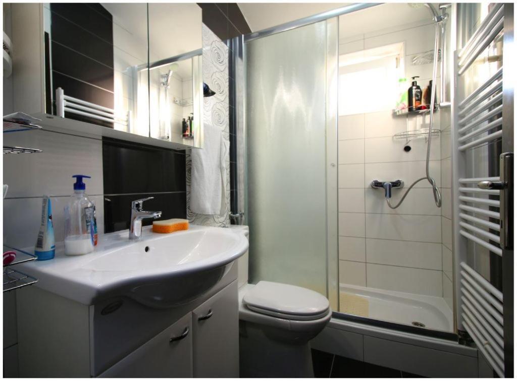 Mikelin Apartman Primošten Kültér fotó