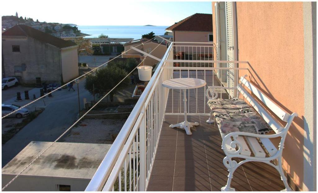 Mikelin Apartman Primošten Kültér fotó